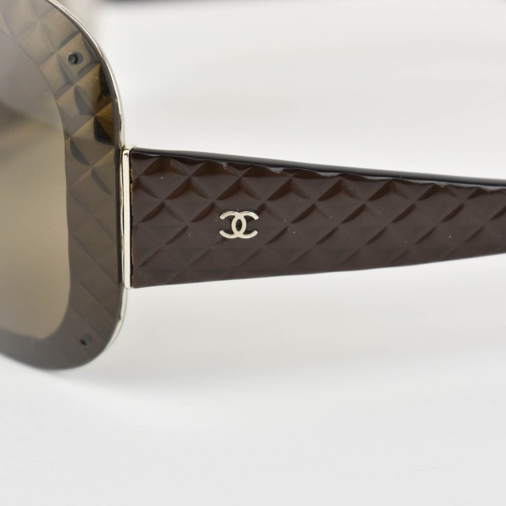 CHANEL: Bronze, Quilted Shield "CC" Logo Sunglasses (nb) - Picture 4 of 12
